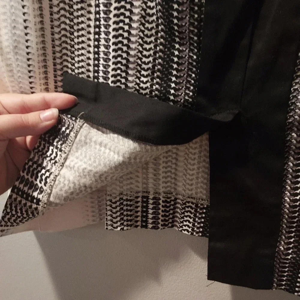 eci New York Black and White Printed Pencil Skirt in Size 14